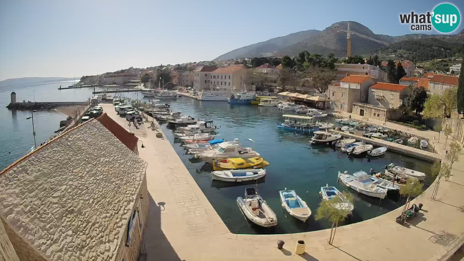 Webcam Bol Harbour – Live View of Bol Riva & Marina