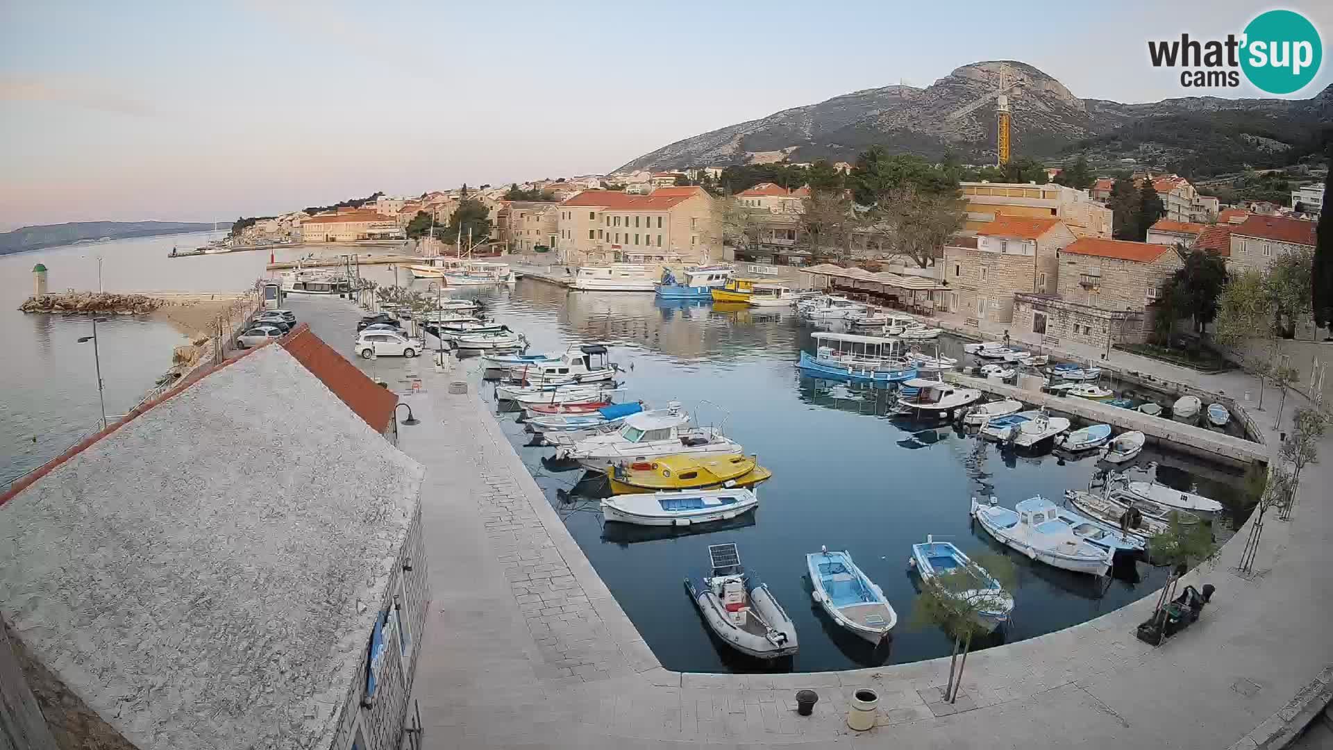 Webcam Bol Hafen – Liveblick auf Bol Riva & Marina
