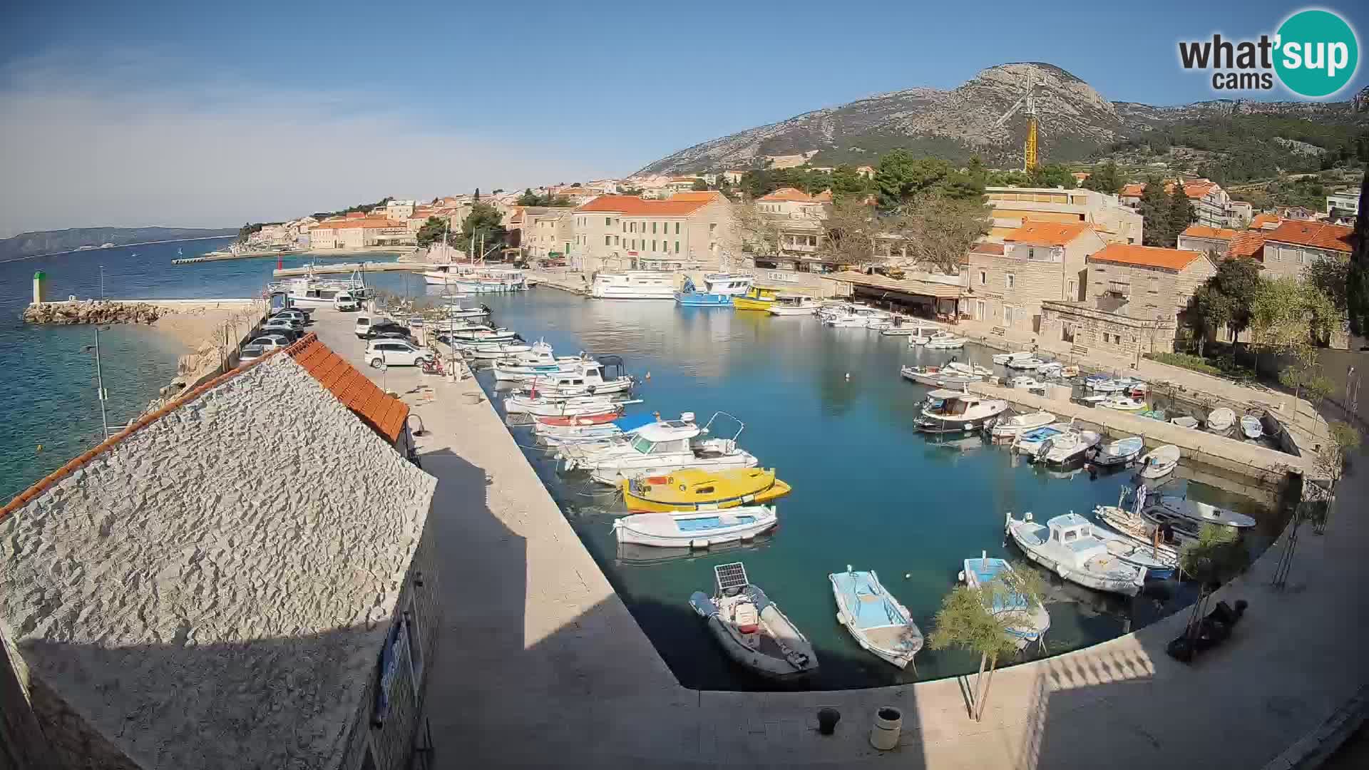Webcam porto di Bol – Vista live sulla Riva e Marina