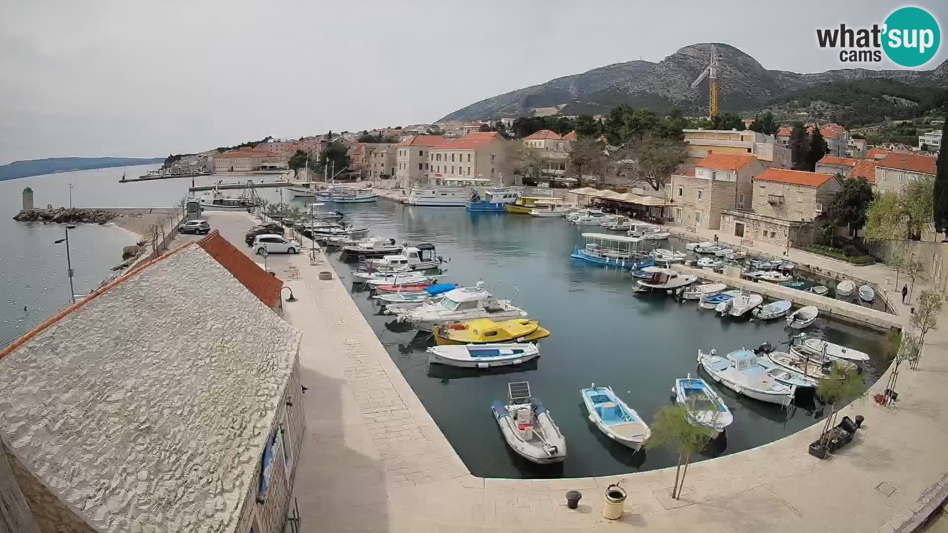 Webcam Bol Hafen – Liveblick auf Bol Riva & Marina