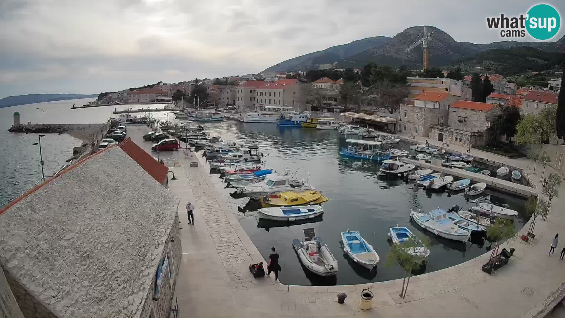 Webcam Bol Hafen – Liveblick auf Bol Riva & Marina