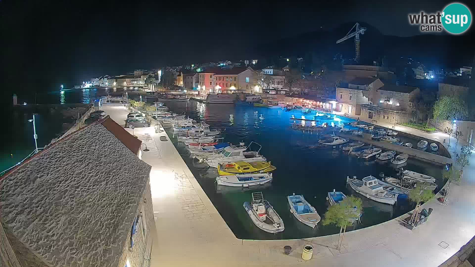 Webcam porto di Bol – Vista live sulla Riva e Marina
