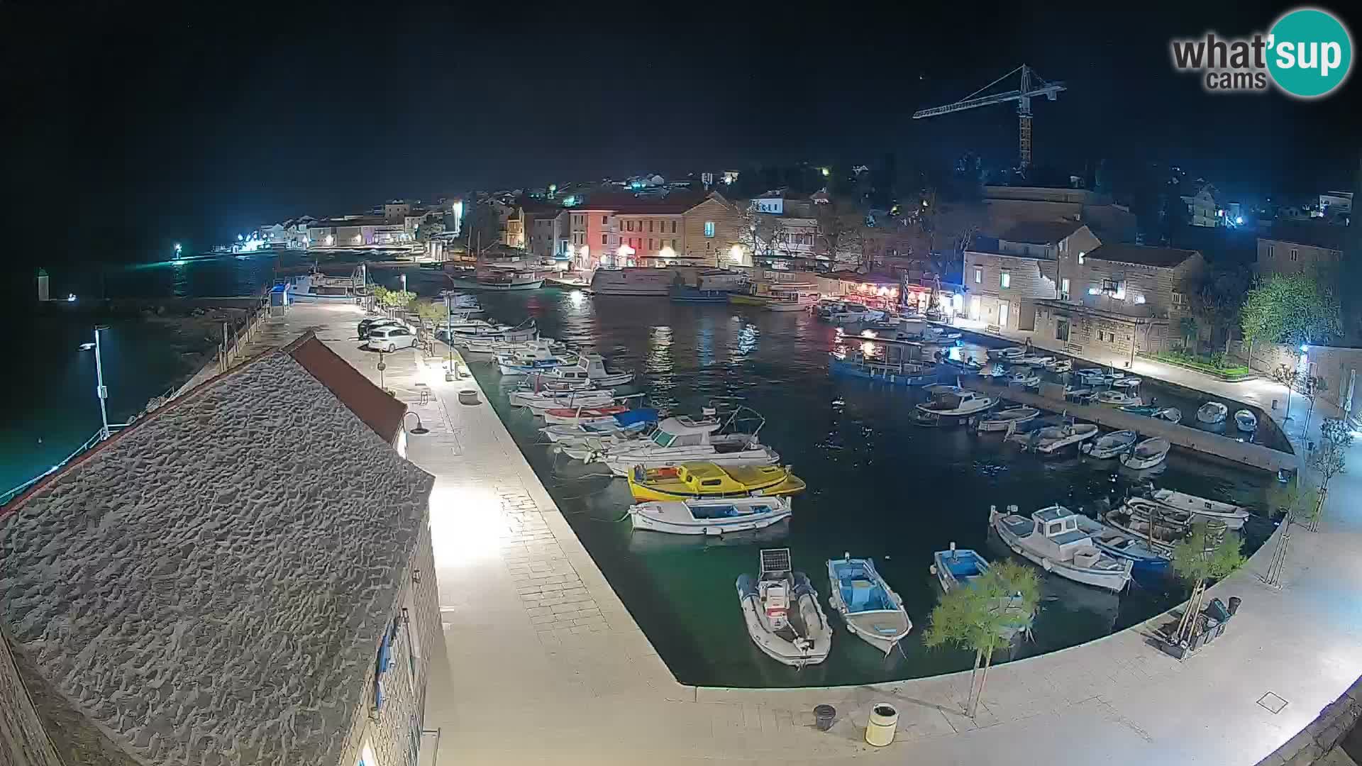 Webcam Bol Hafen – Liveblick auf Bol Riva & Marina