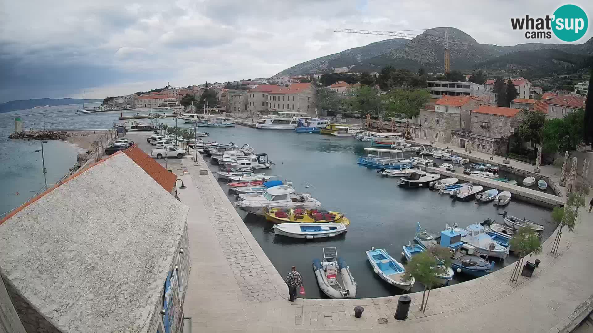 Webcam Bol Hafen – Liveblick auf Bol Riva & Marina