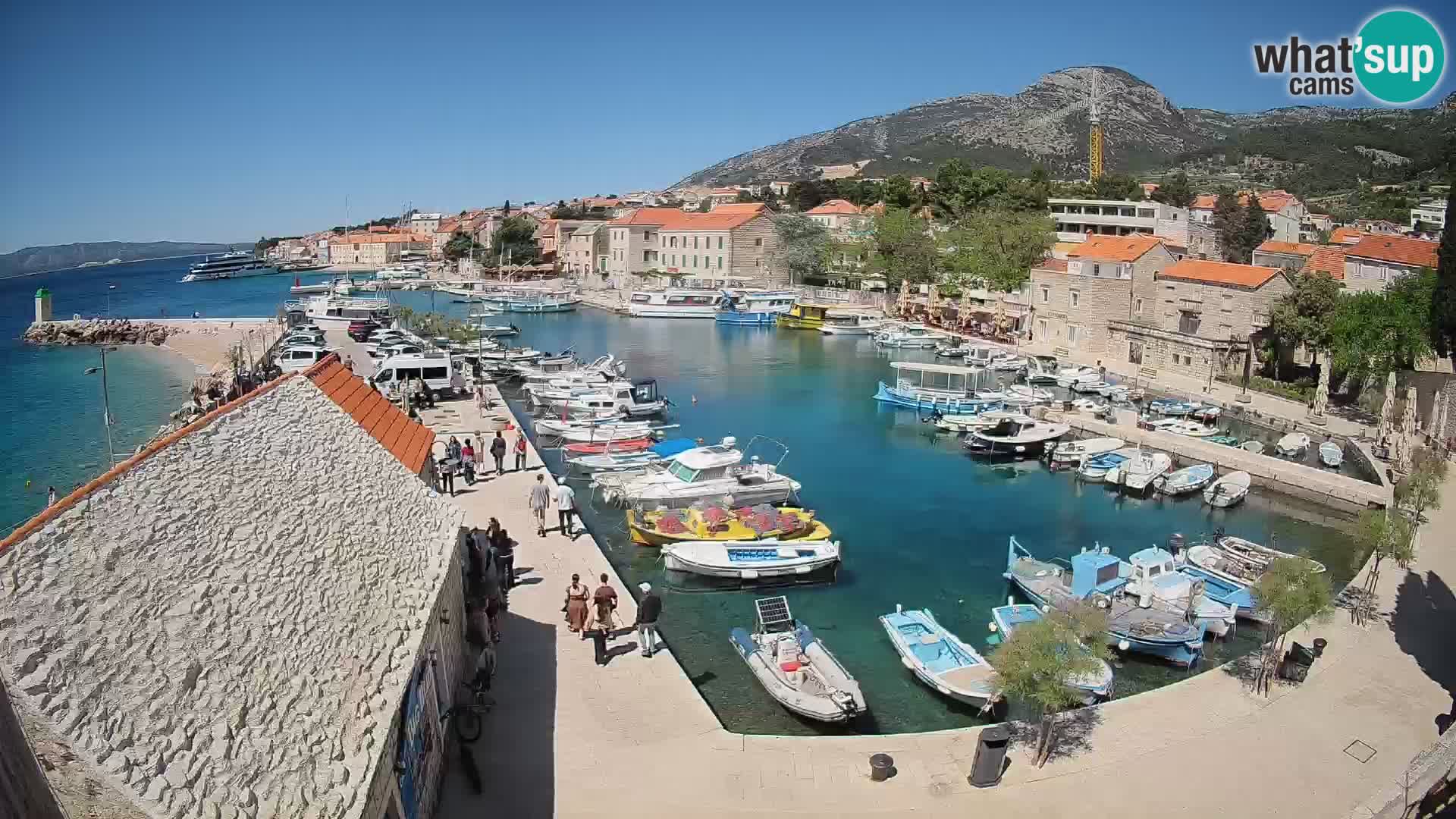 Webcam porto di Bol – Vista live sulla Riva e Marina