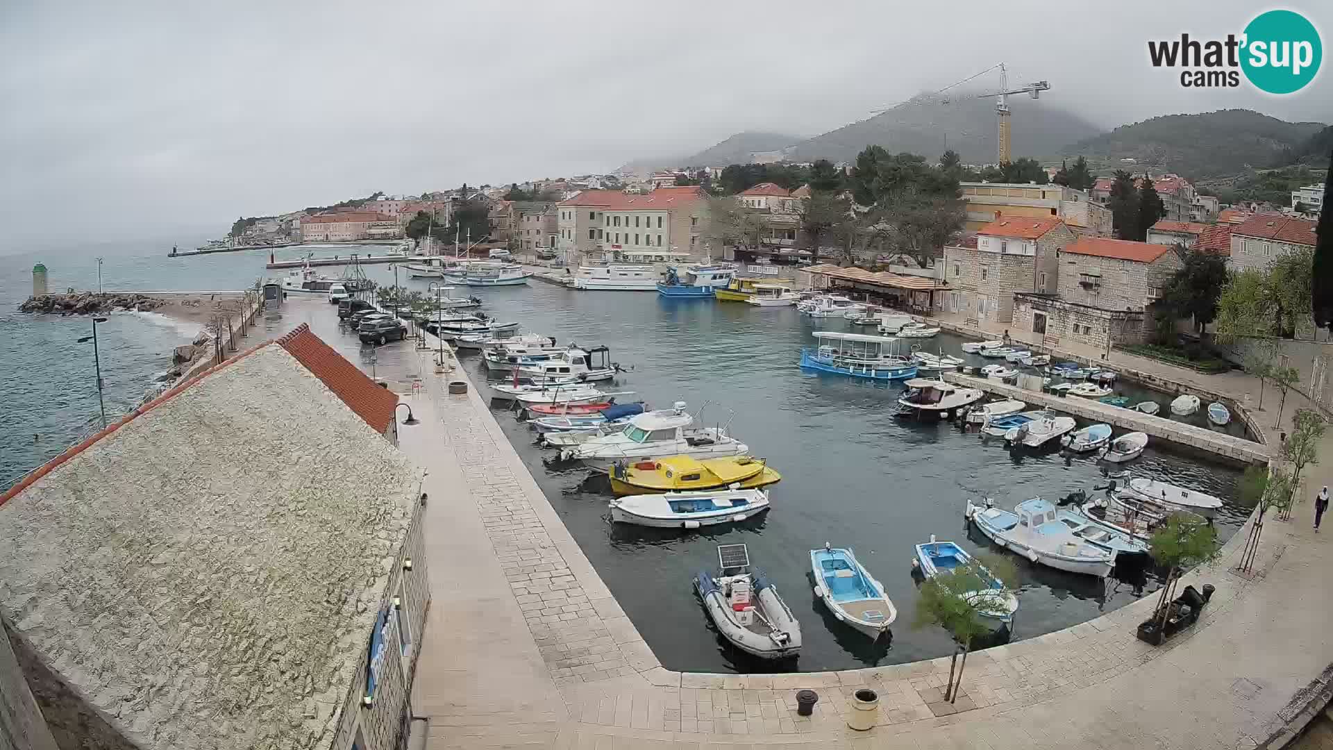 Webcam porto di Bol – Vista live sulla Riva e Marina