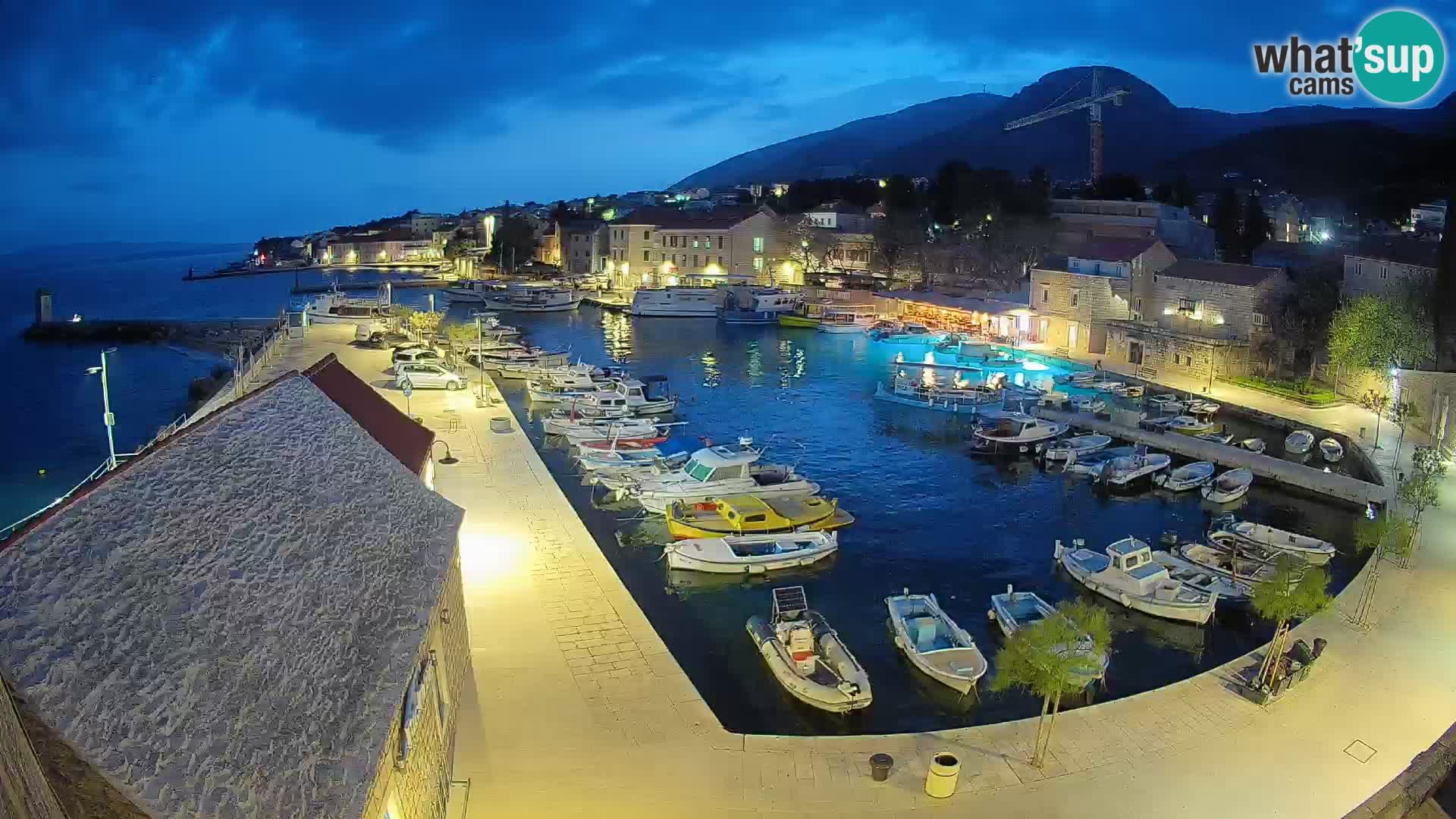 Webcam Bol Hafen – Liveblick auf Bol Riva & Marina