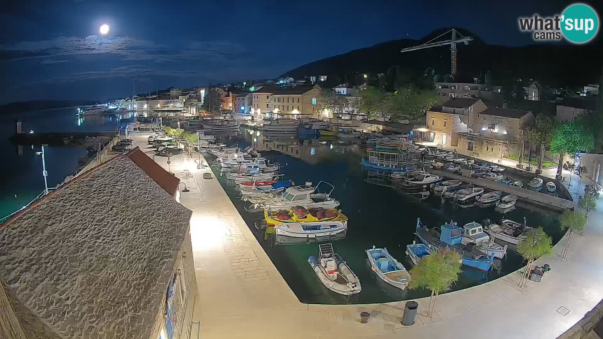 Webcam Bol Hafen – Liveblick auf Bol Riva & Marina
