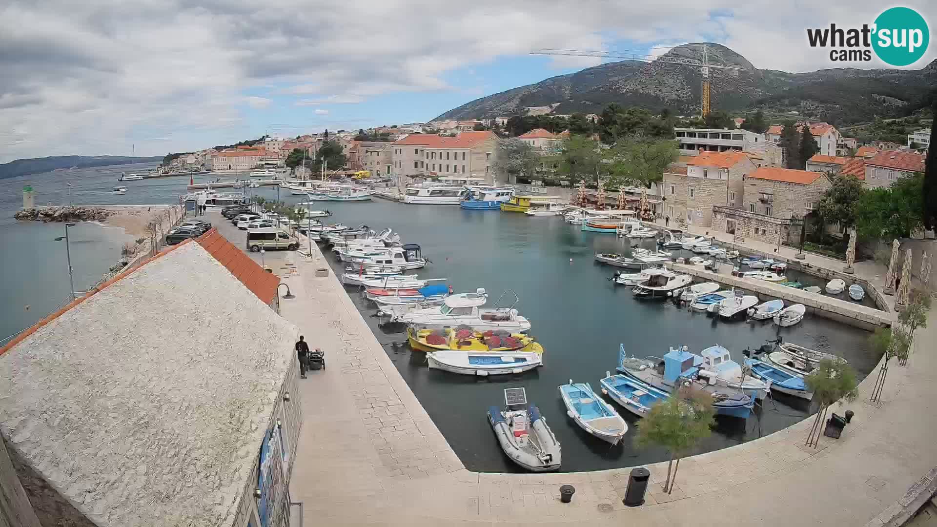 Webcam porto di Bol – Vista live sulla Riva e Marina