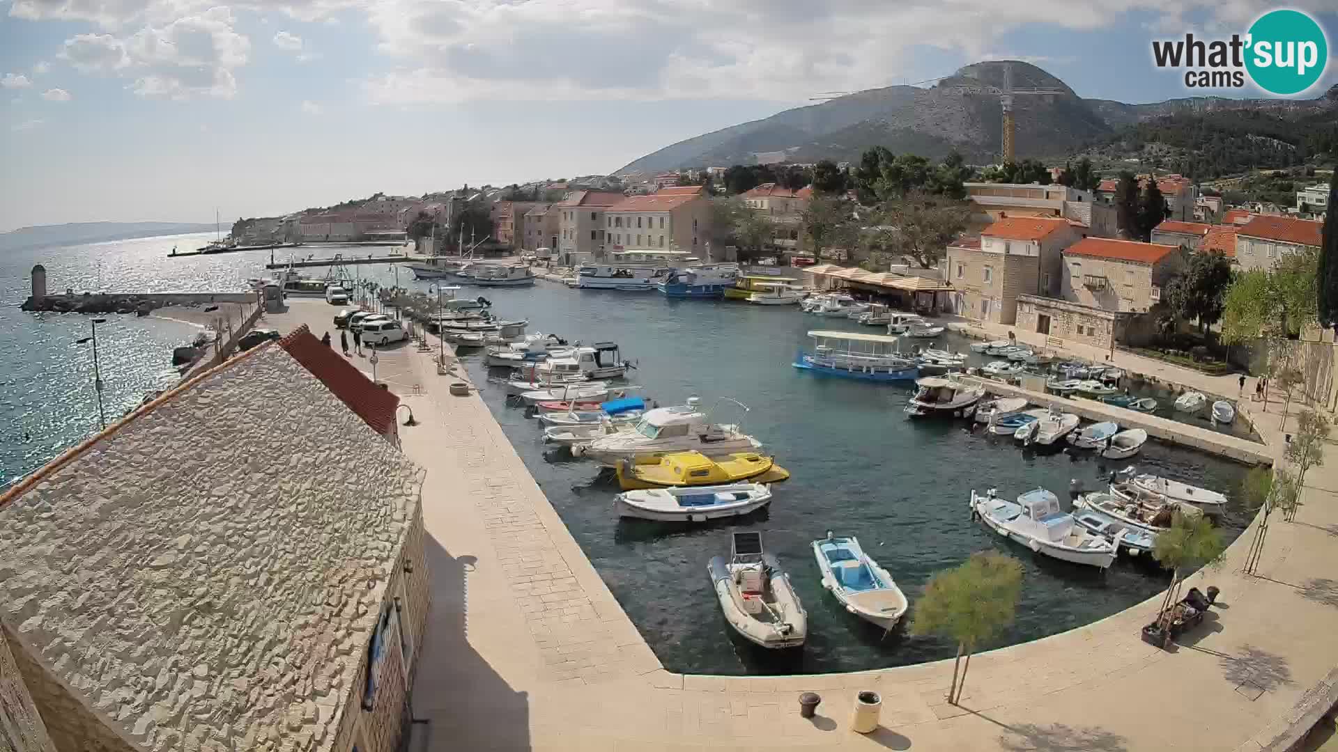 Webcam porto di Bol – Vista live sulla Riva e Marina