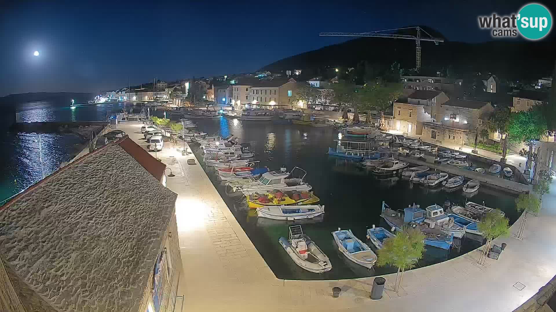 Webcam Bol Harbour – Live View of Bol Riva & Marina