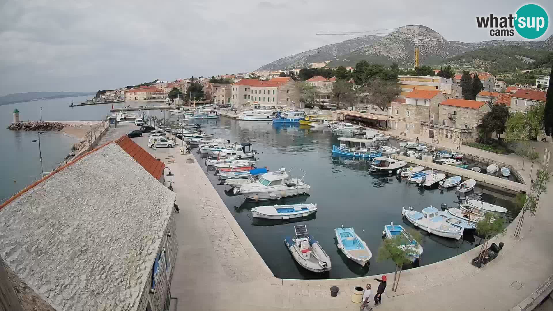 Webcam porto di Bol – Vista live sulla Riva e Marina