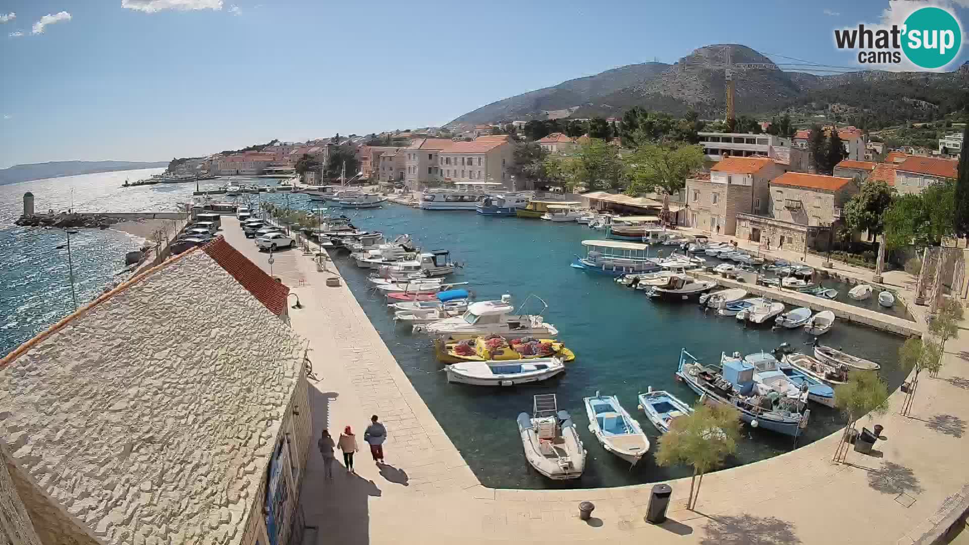 Webcam porto di Bol – Vista live sulla Riva e Marina