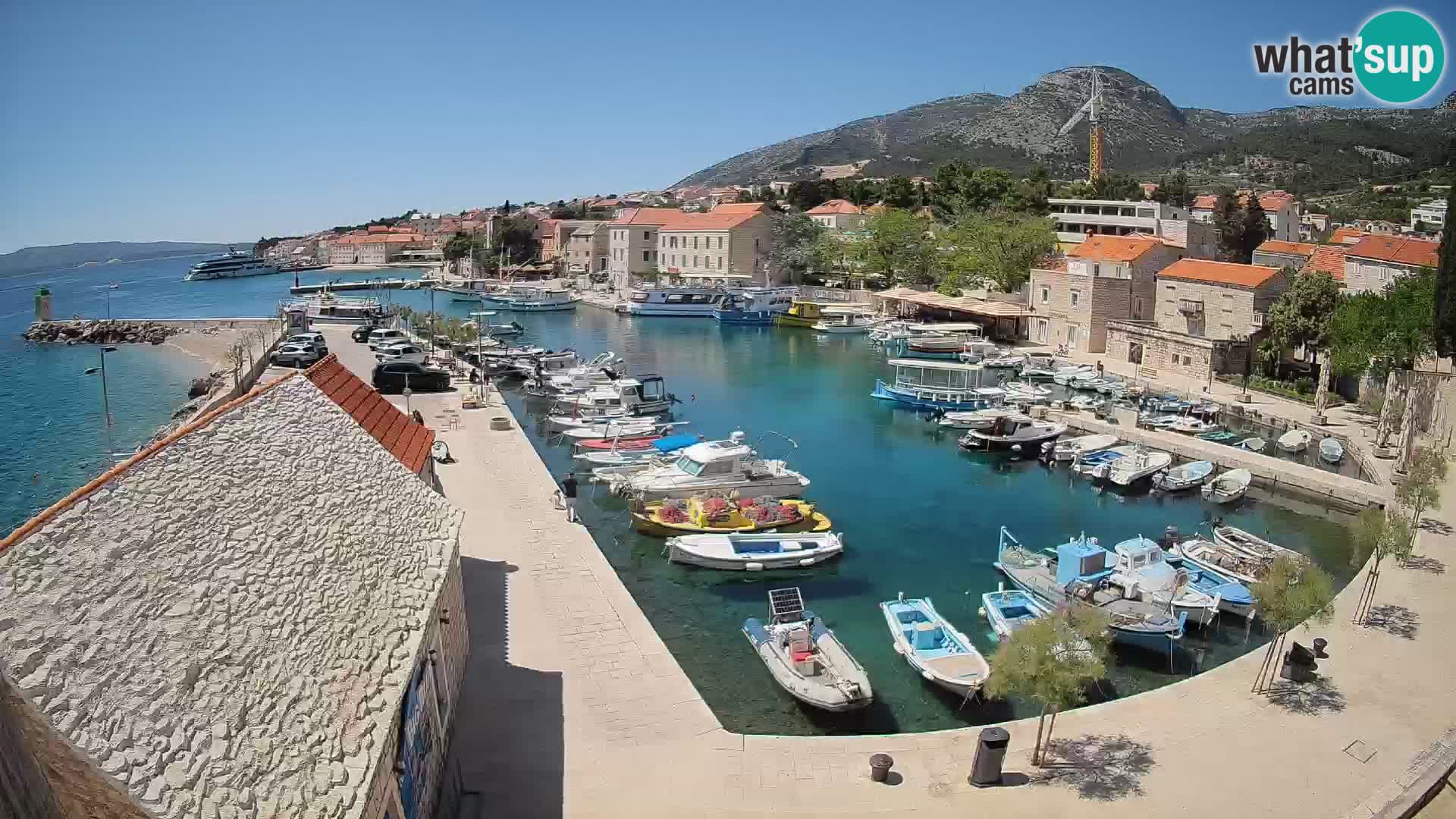 Webcam Bol Hafen – Liveblick auf Bol Riva & Marina