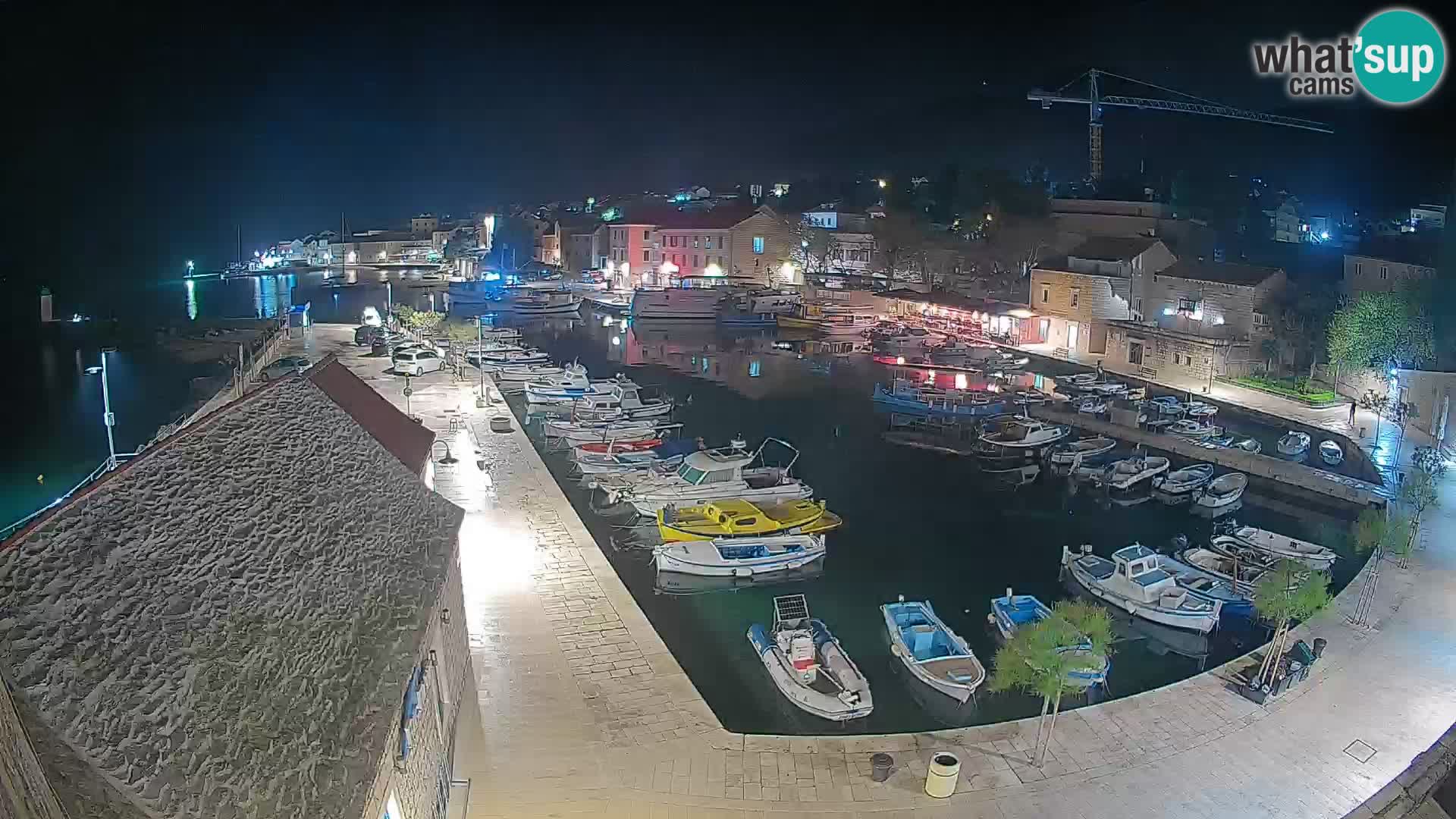 Webcam Bol Hafen – Liveblick auf Bol Riva & Marina