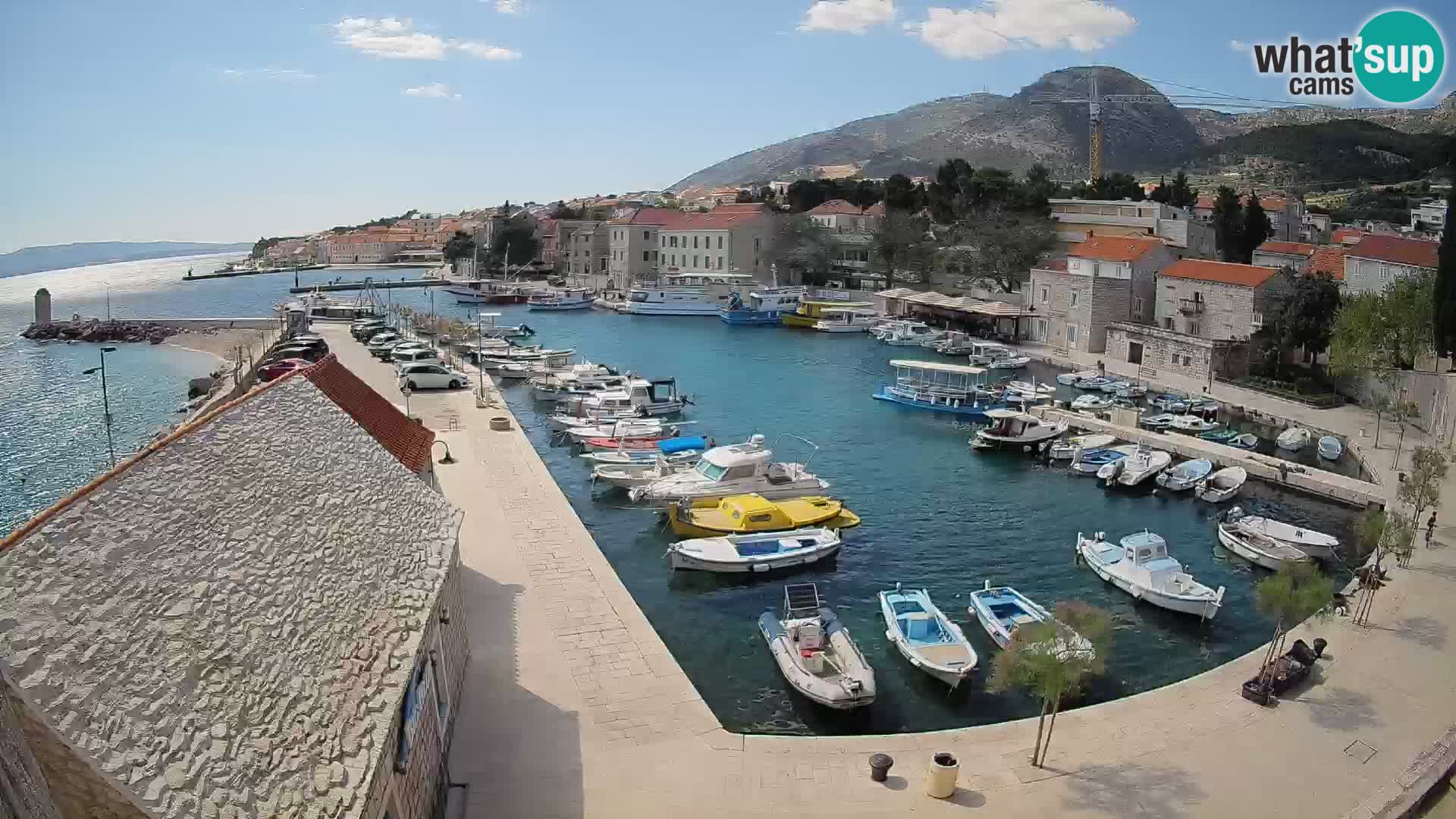 Webcam porto di Bol – Vista live sulla Riva e Marina