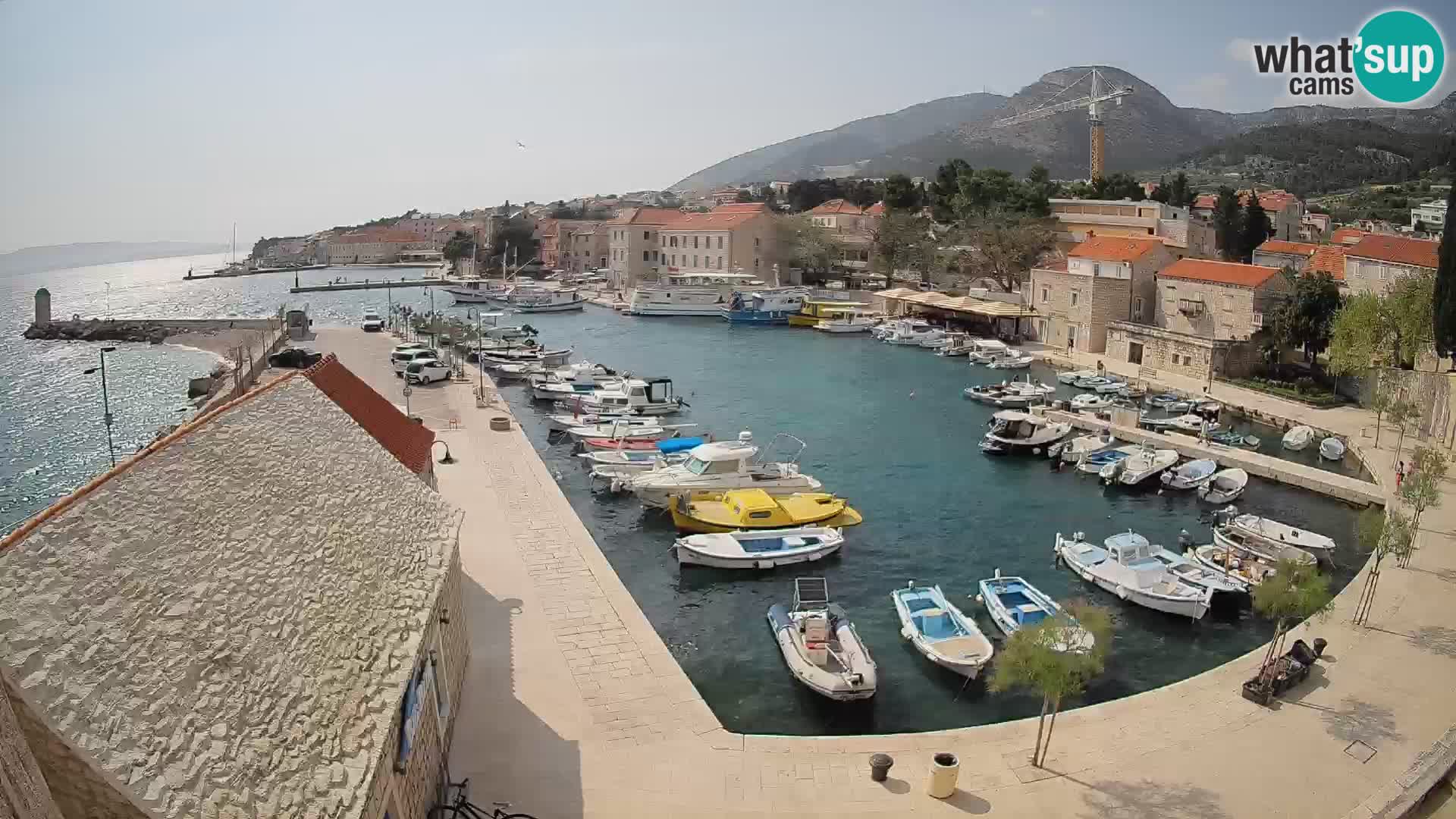 Webcam Bol Hafen – Liveblick auf Bol Riva & Marina