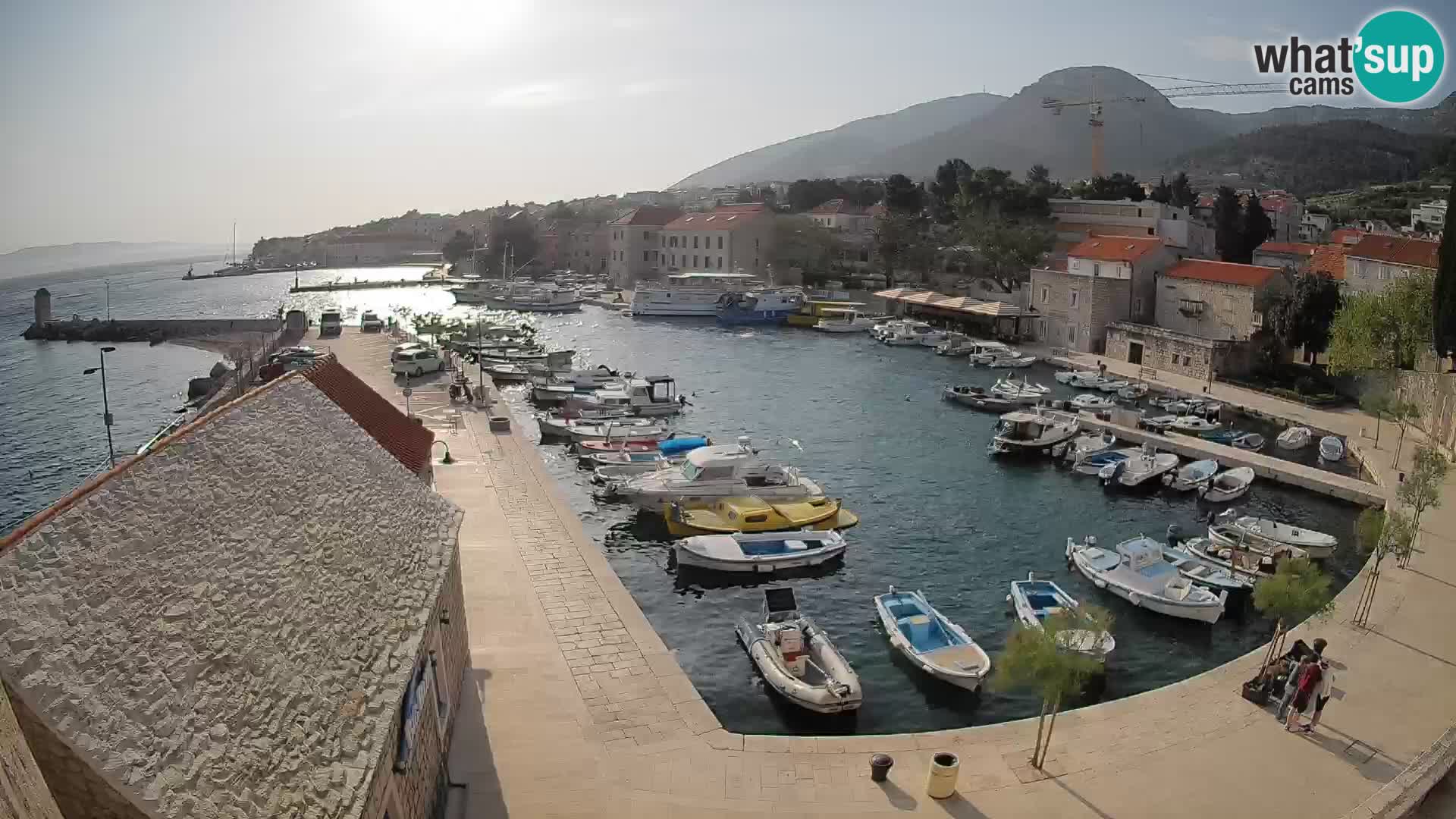 Webcam Bol Hafen – Liveblick auf Bol Riva & Marina