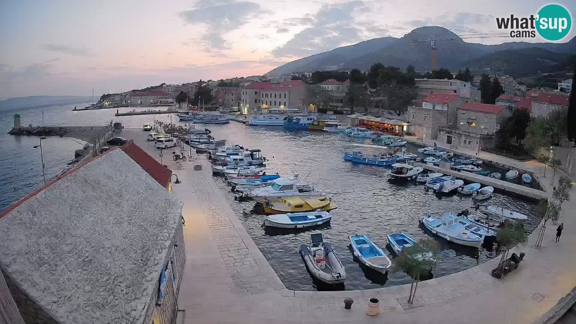 Webcam Bol Harbour – Live View of Bol Riva & Marina