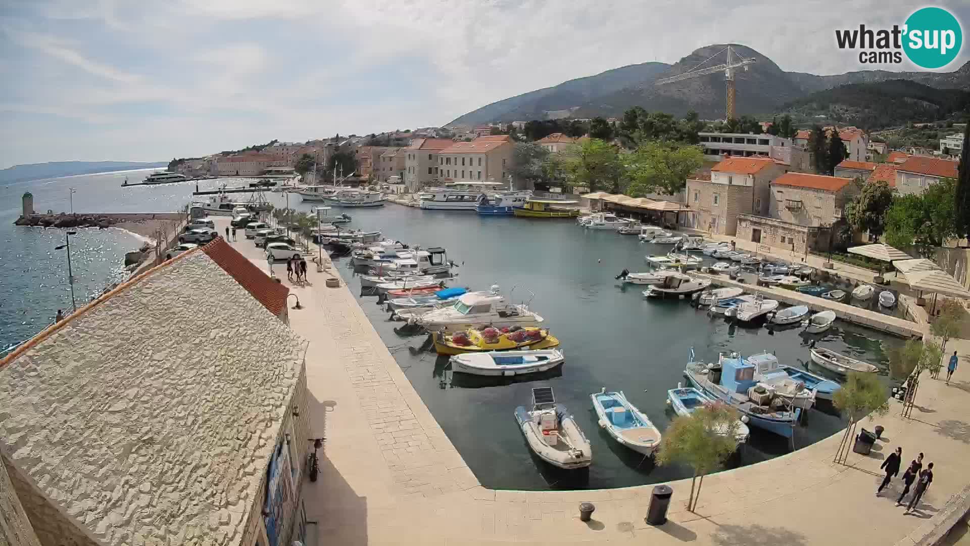 Webcam porto di Bol – Vista live sulla Riva e Marina