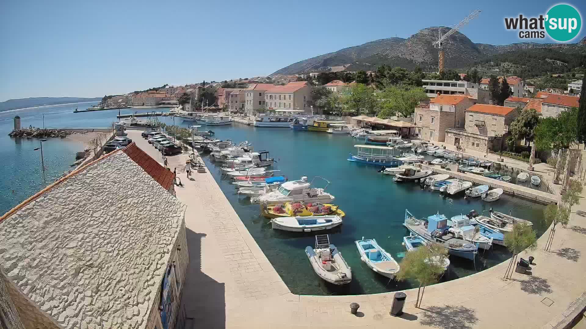 Webcam porto di Bol – Vista live sulla Riva e Marina