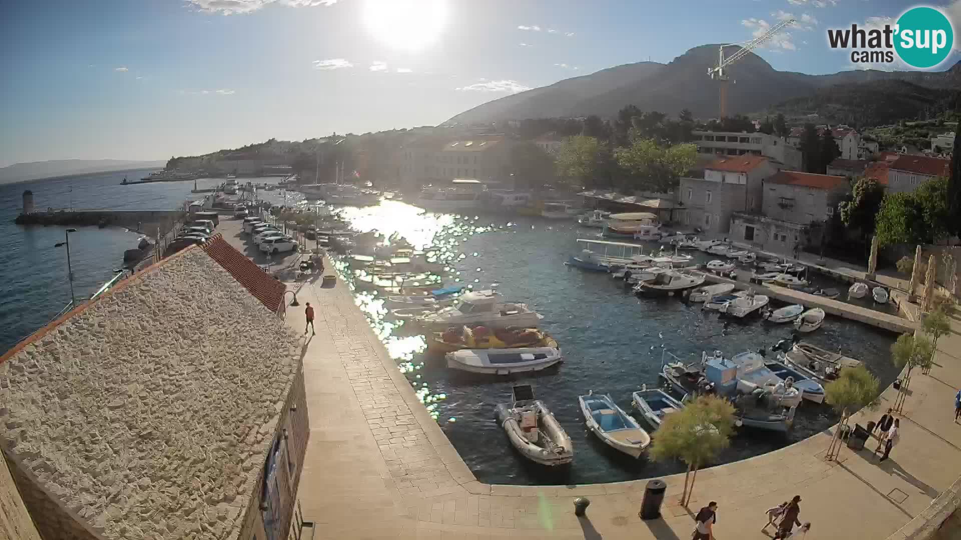Webcam porto di Bol – Vista live sulla Riva e Marina