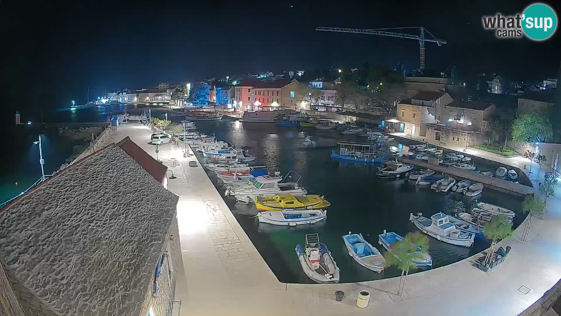 Webcam porto di Bol – Vista live sulla Riva e Marina