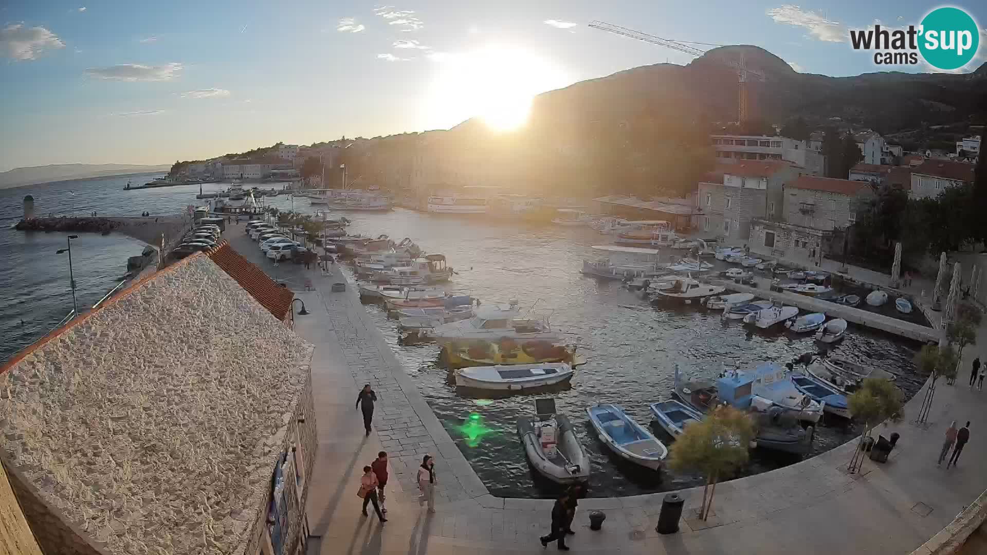 Webcam porto di Bol – Vista live sulla Riva e Marina