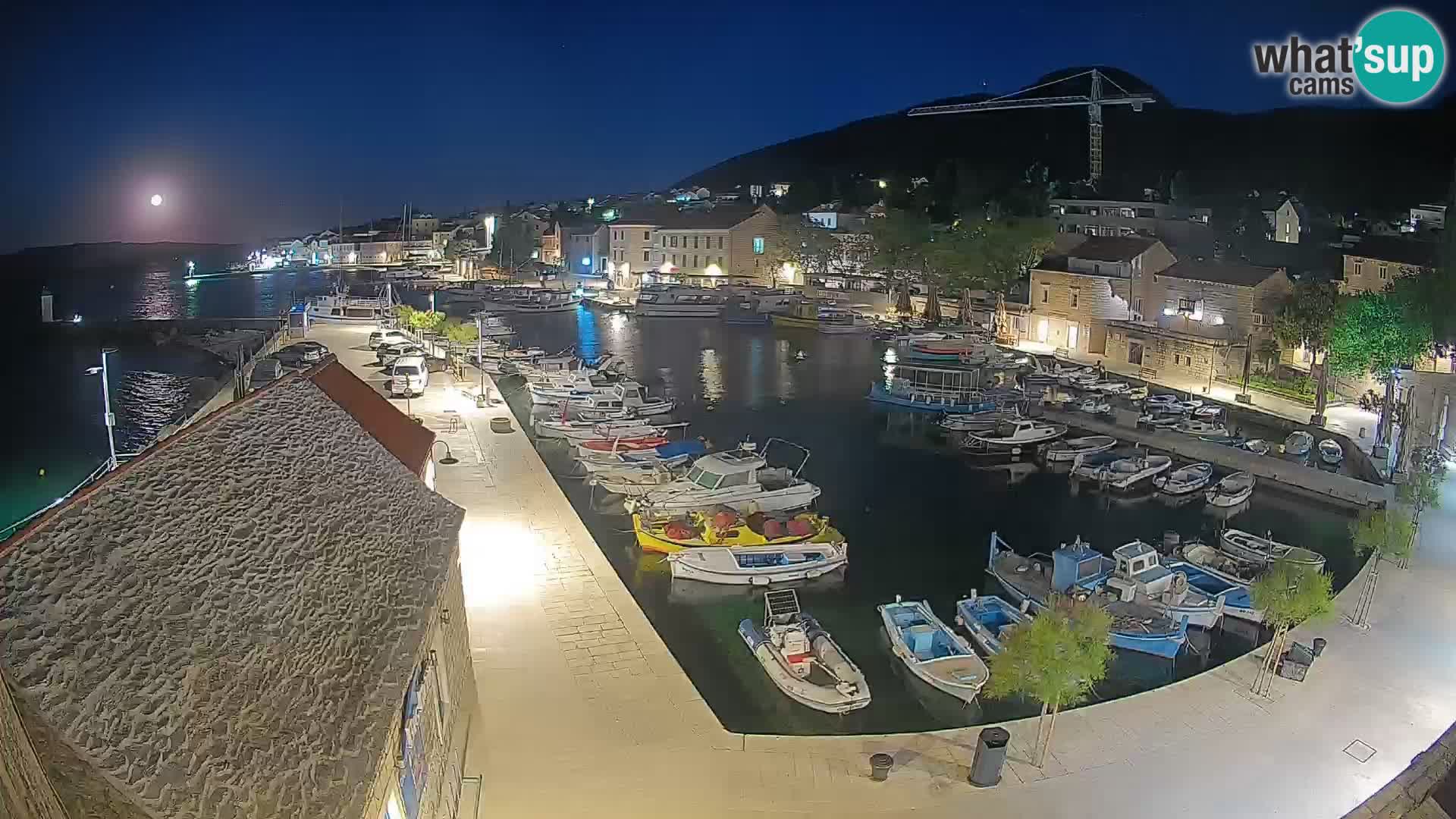 Webcam Bol Hafen – Liveblick auf Bol Riva & Marina