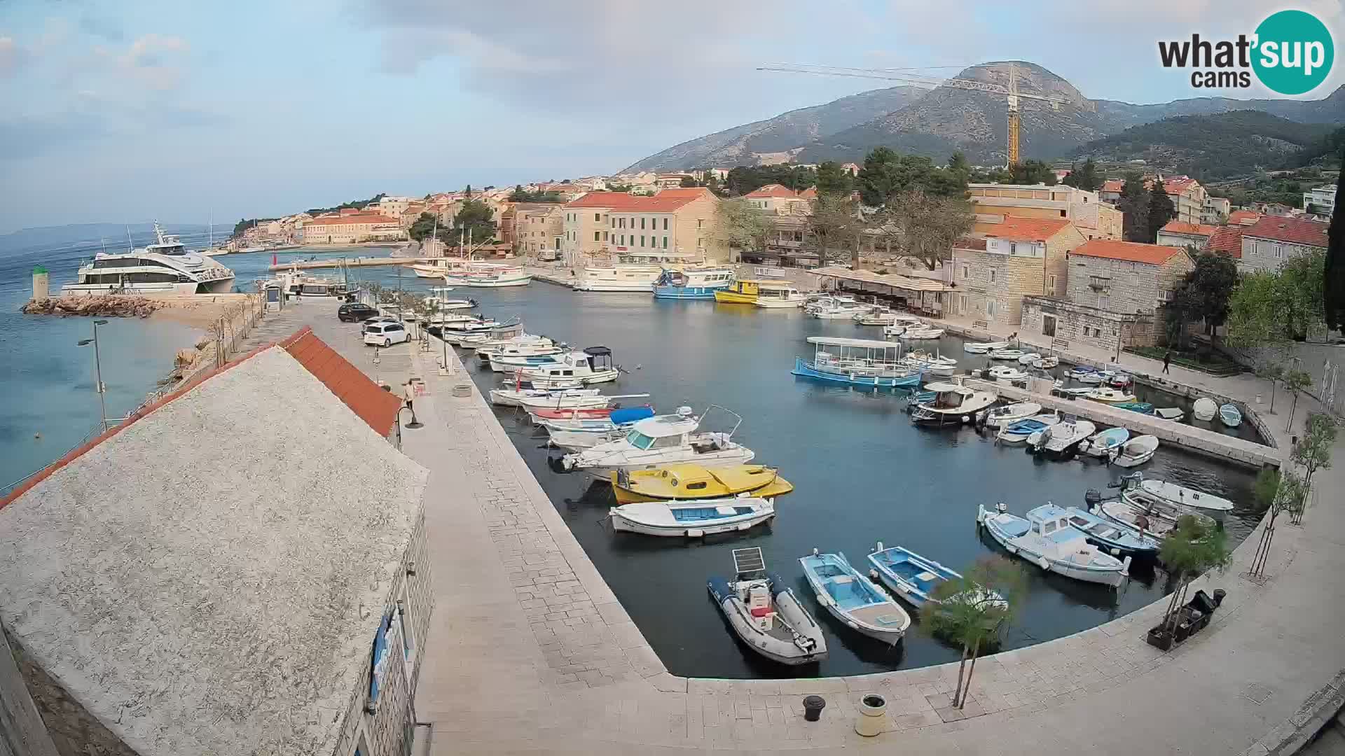 Webcam Bol Harbour – Live View of Bol Riva & Marina