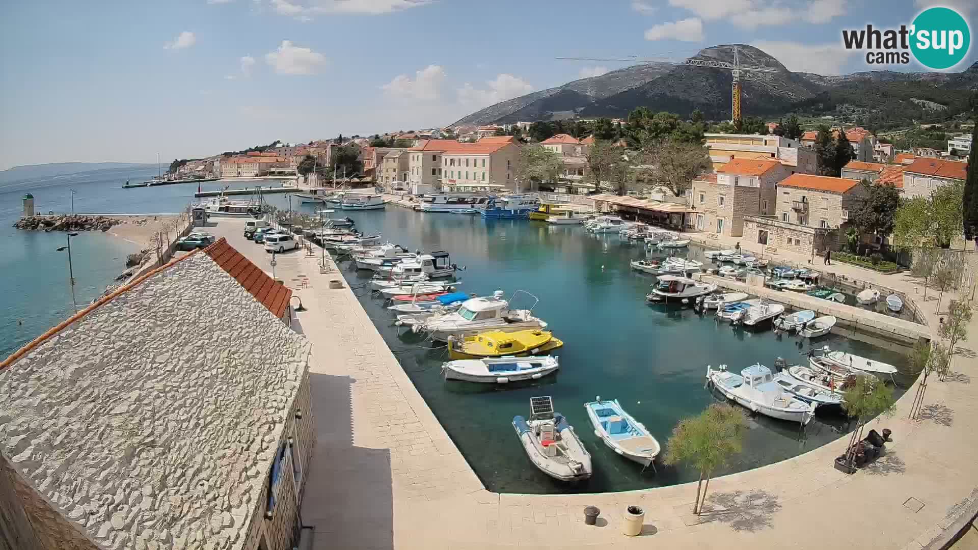 Webcam porto di Bol – Vista live sulla Riva e Marina