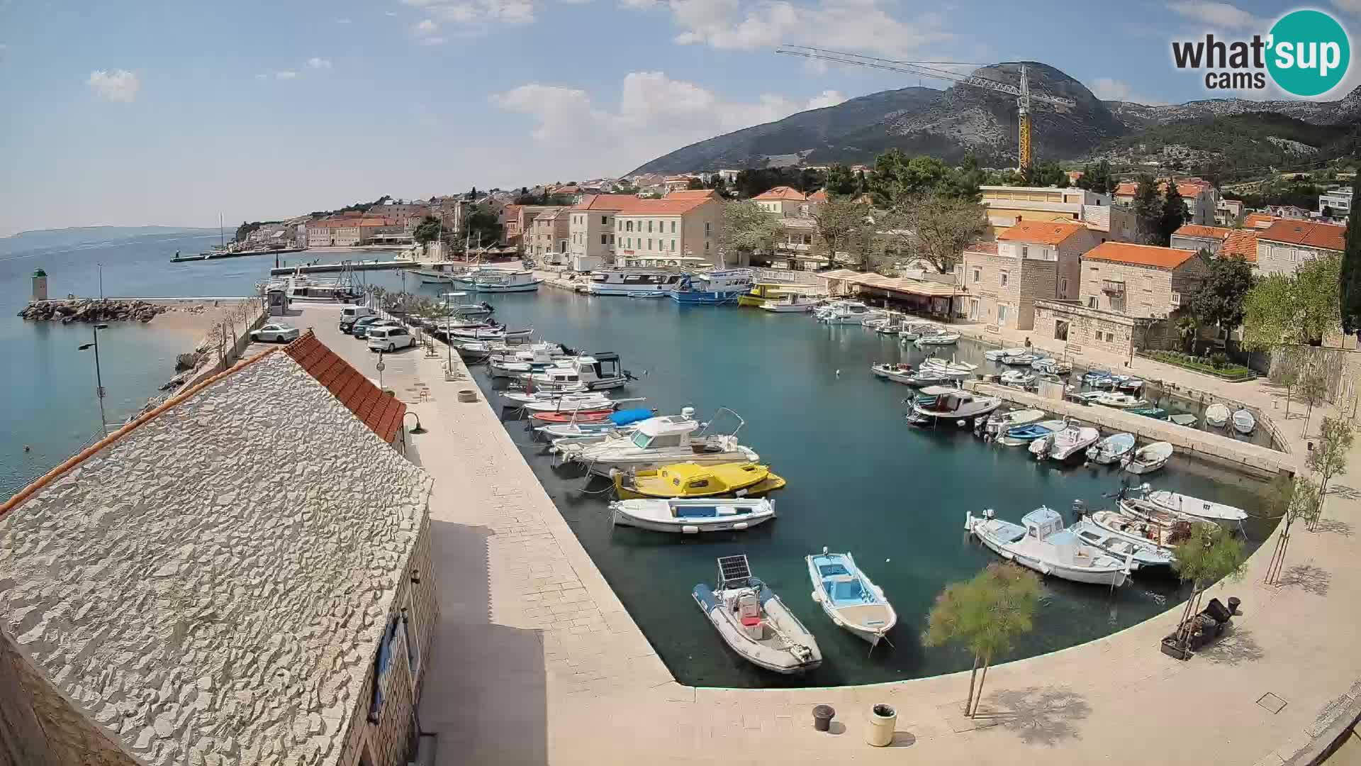 Webcam porto di Bol – Vista live sulla Riva e Marina