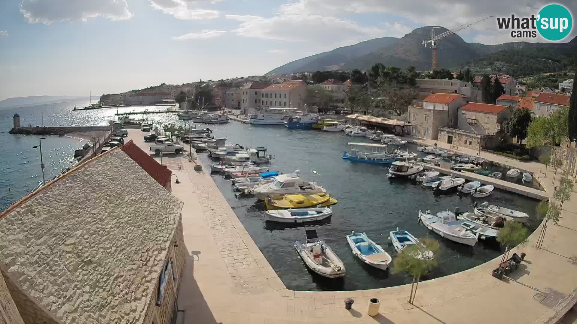 Webcam porto di Bol – Vista live sulla Riva e Marina