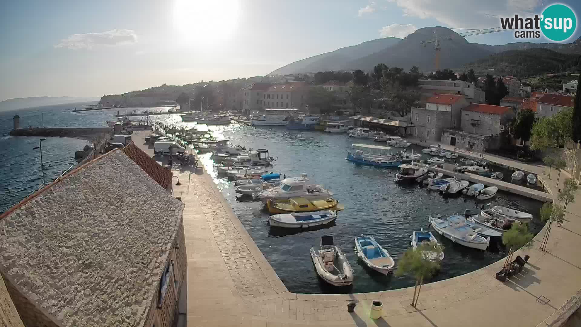 Webcam Bol Hafen – Liveblick auf Bol Riva & Marina