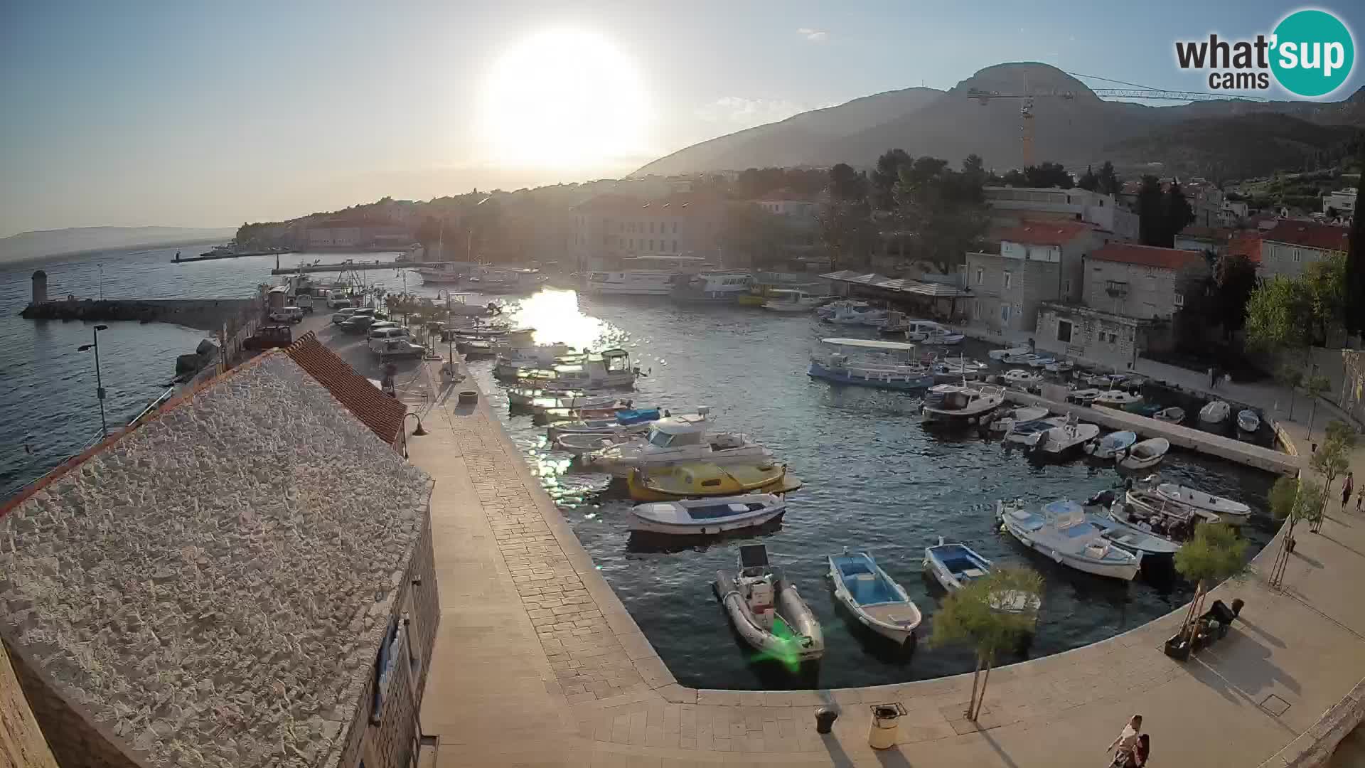 Webcam Bol Harbour – Live View of Bol Riva & Marina