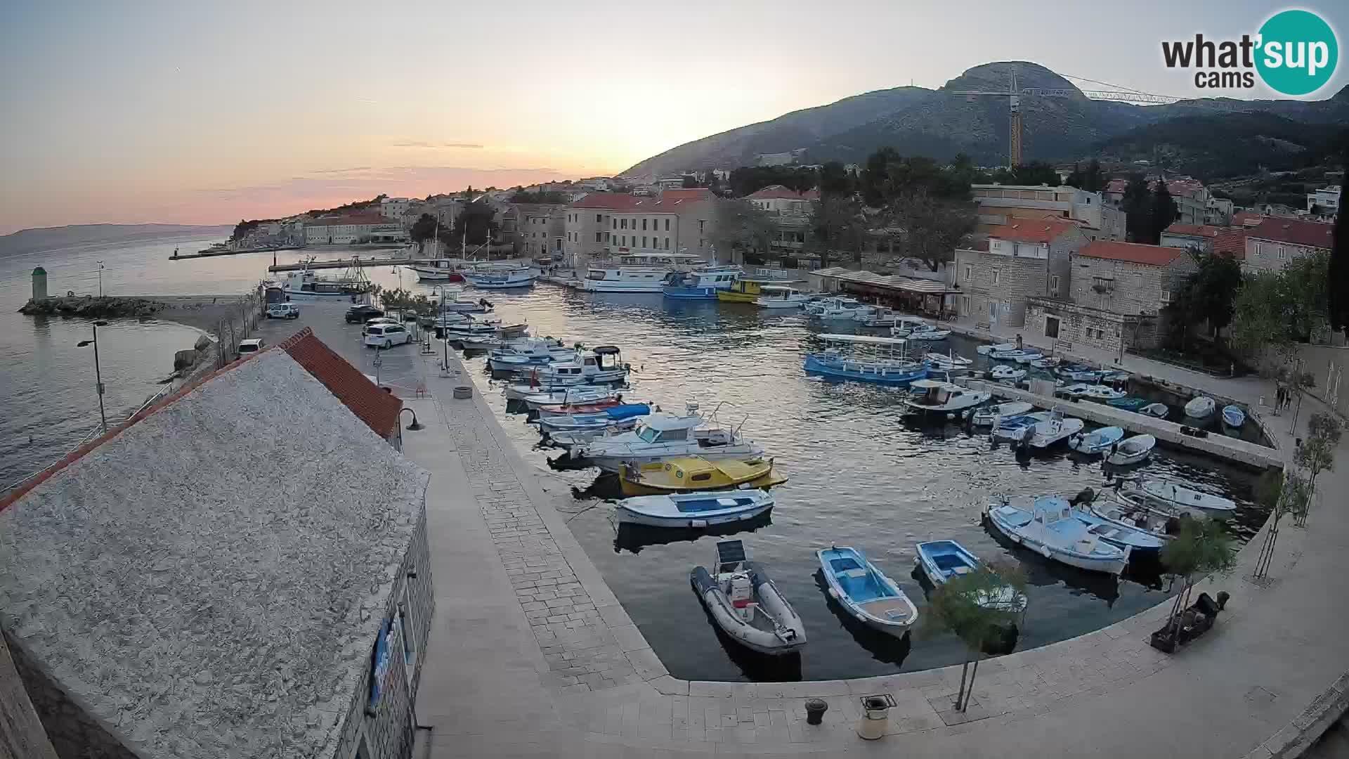 Webcam Bol Harbour – Live View of Bol Riva & Marina