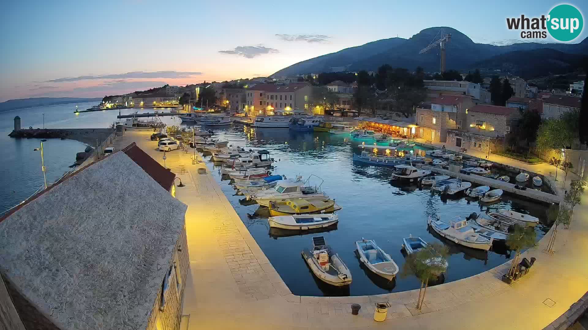 Webcam Bol Hafen – Liveblick auf Bol Riva & Marina