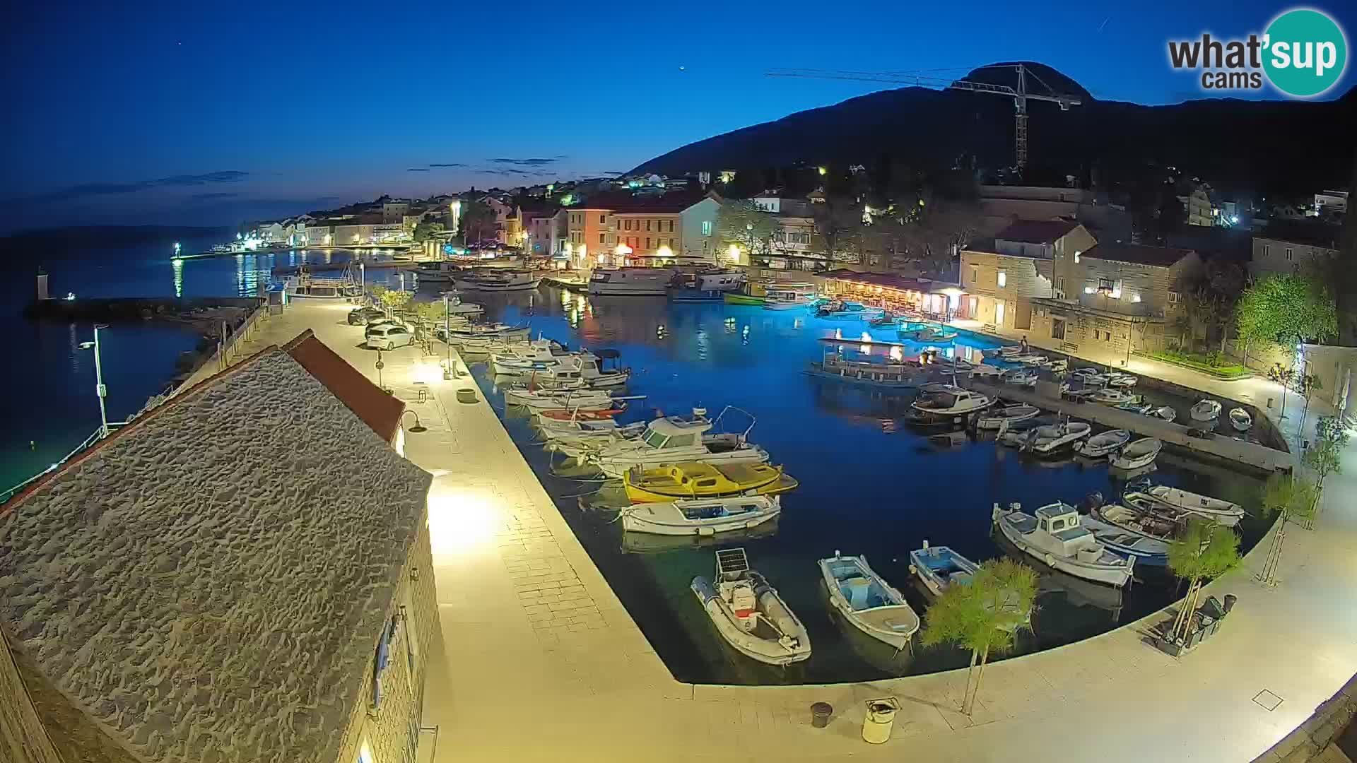Webcam Bol Hafen – Liveblick auf Bol Riva & Marina