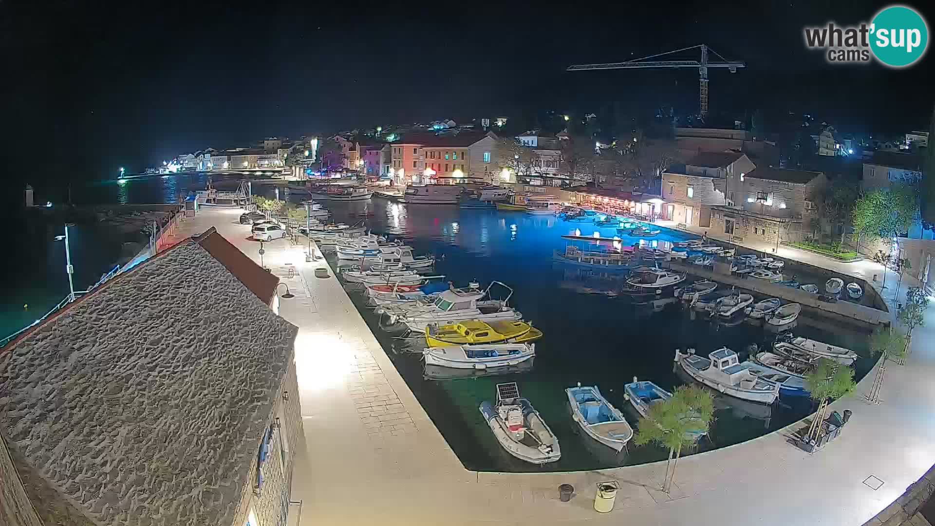 Webcam porto di Bol – Vista live sulla Riva e Marina