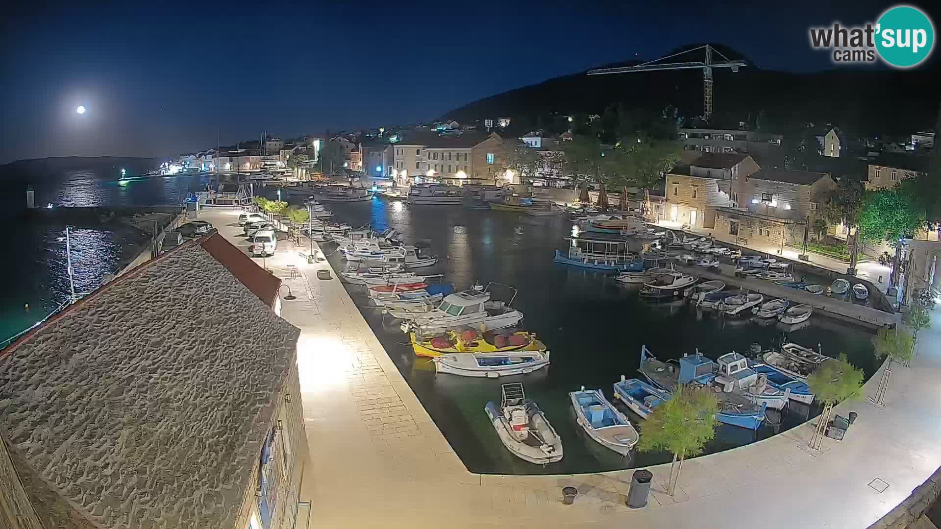 Webcam Bol Harbour – Live View of Bol Riva & Marina