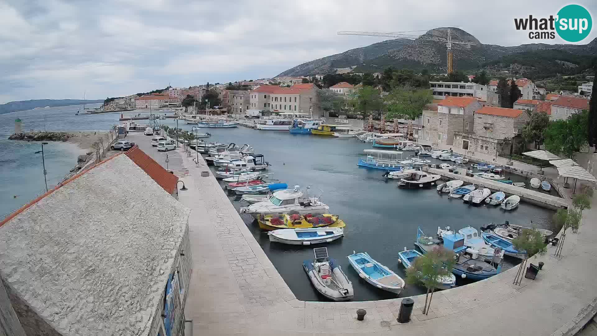 Webcam porto di Bol – Vista live sulla Riva e Marina
