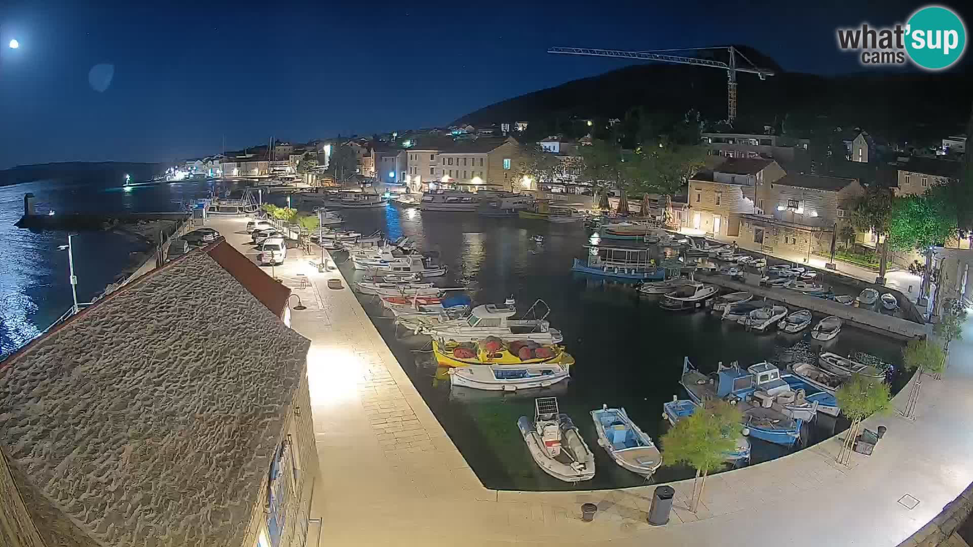 Webcam Bol Harbour – Live View of Bol Riva & Marina