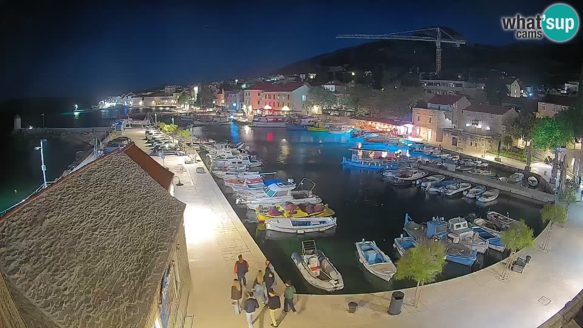 Webcam porto di Bol – Vista live sulla Riva e Marina