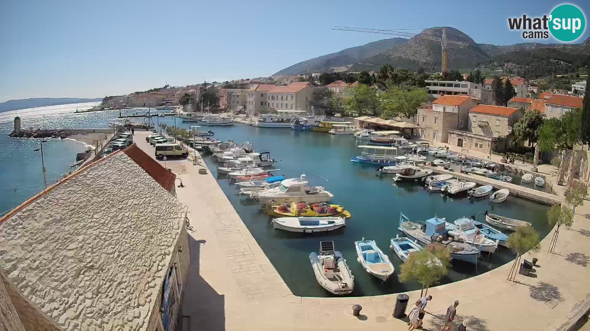 Webcam porto di Bol – Vista live sulla Riva e Marina