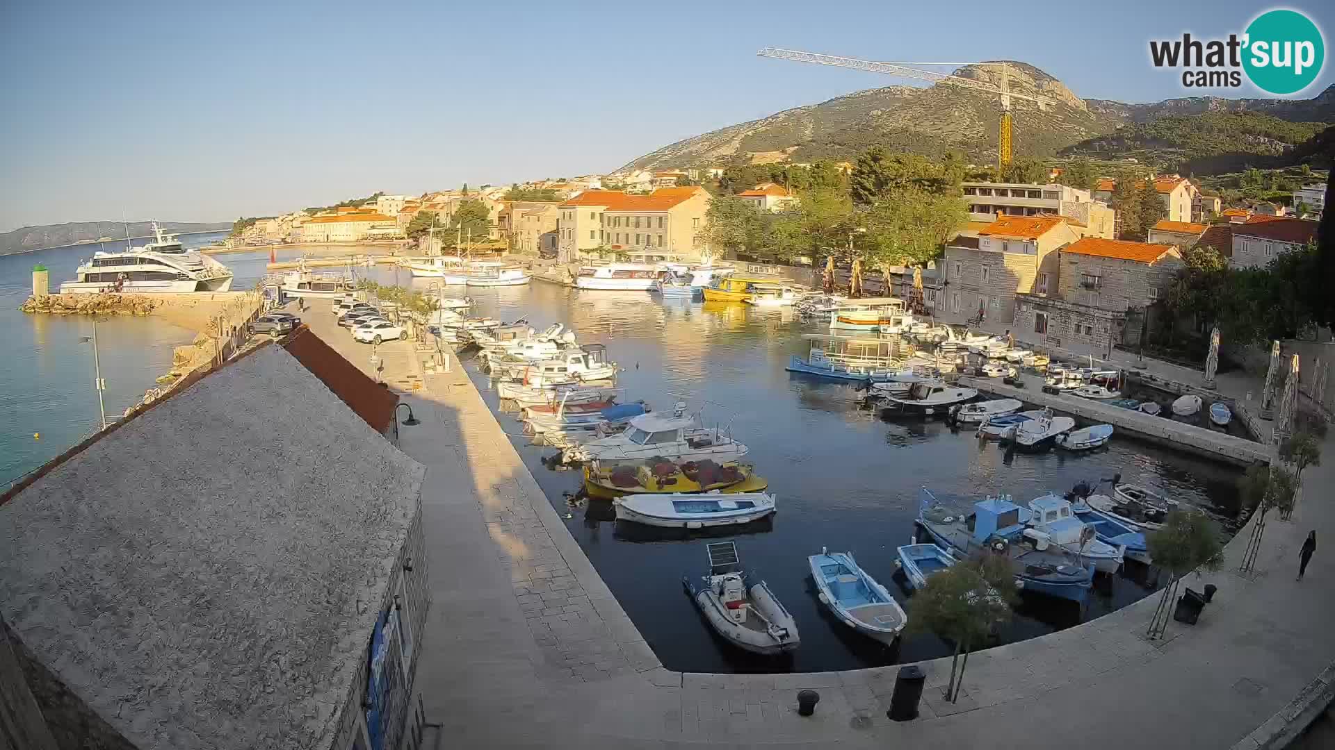 Webcam Bol Harbour – Live View of Bol Riva & Marina