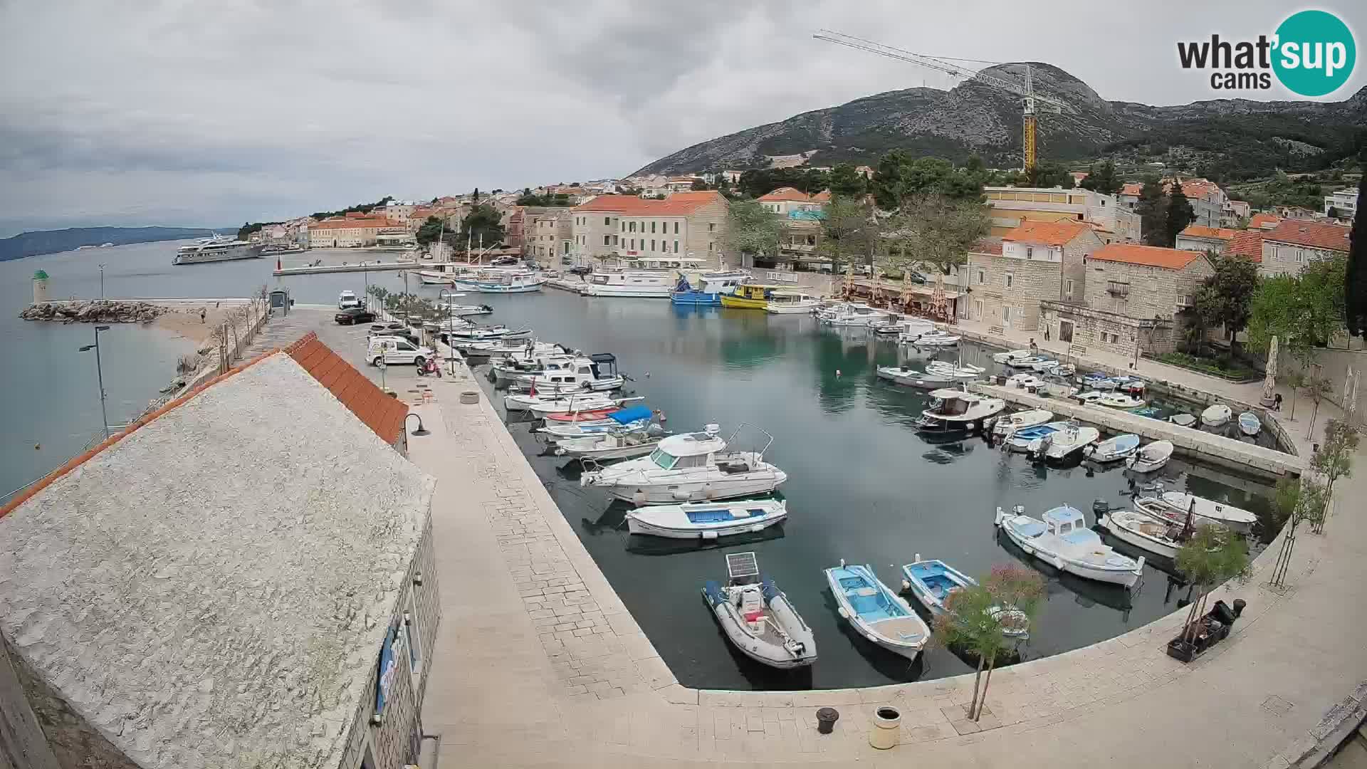Webcam Bol Hafen – Liveblick auf Bol Riva & Marina