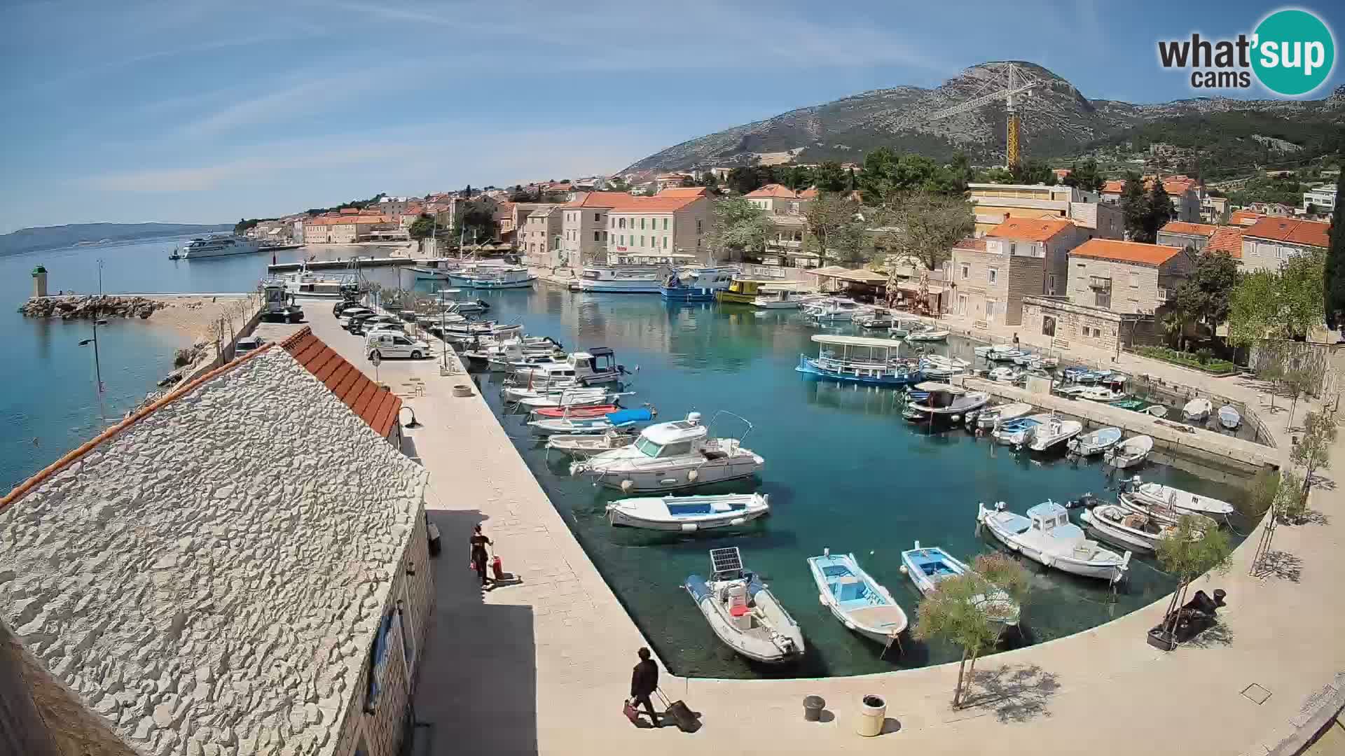 Webcam porto di Bol – Vista live sulla Riva e Marina