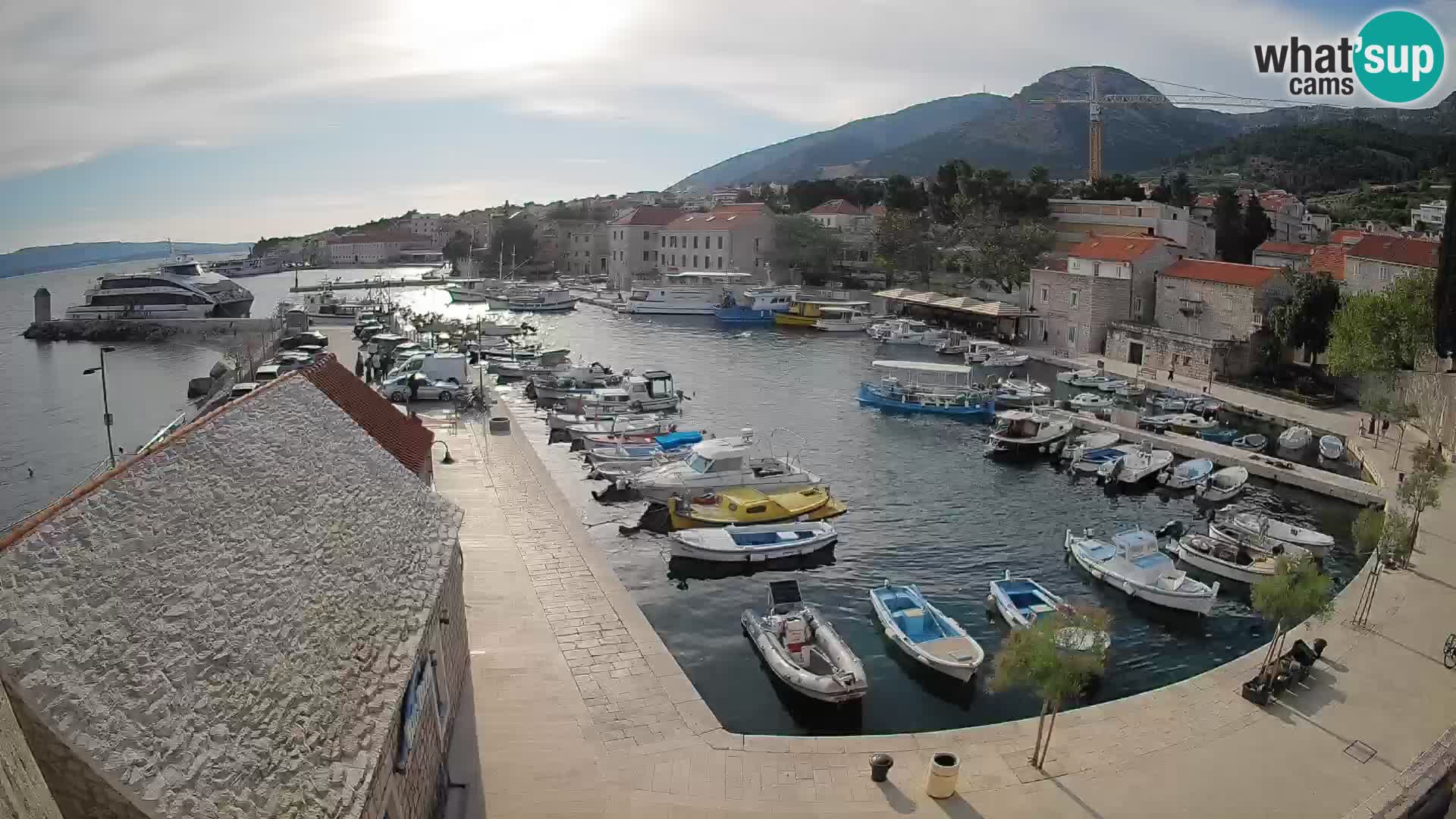 Webcam Bol Hafen – Liveblick auf Bol Riva & Marina