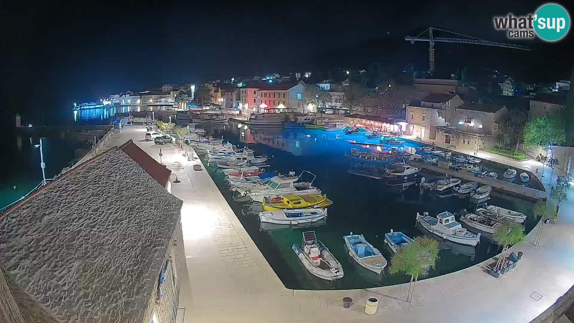Webcam Bol Hafen – Liveblick auf Bol Riva & Marina