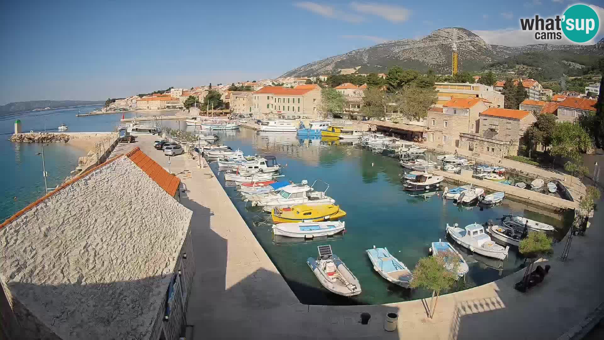 Webcam porto di Bol – Vista live sulla Riva e Marina